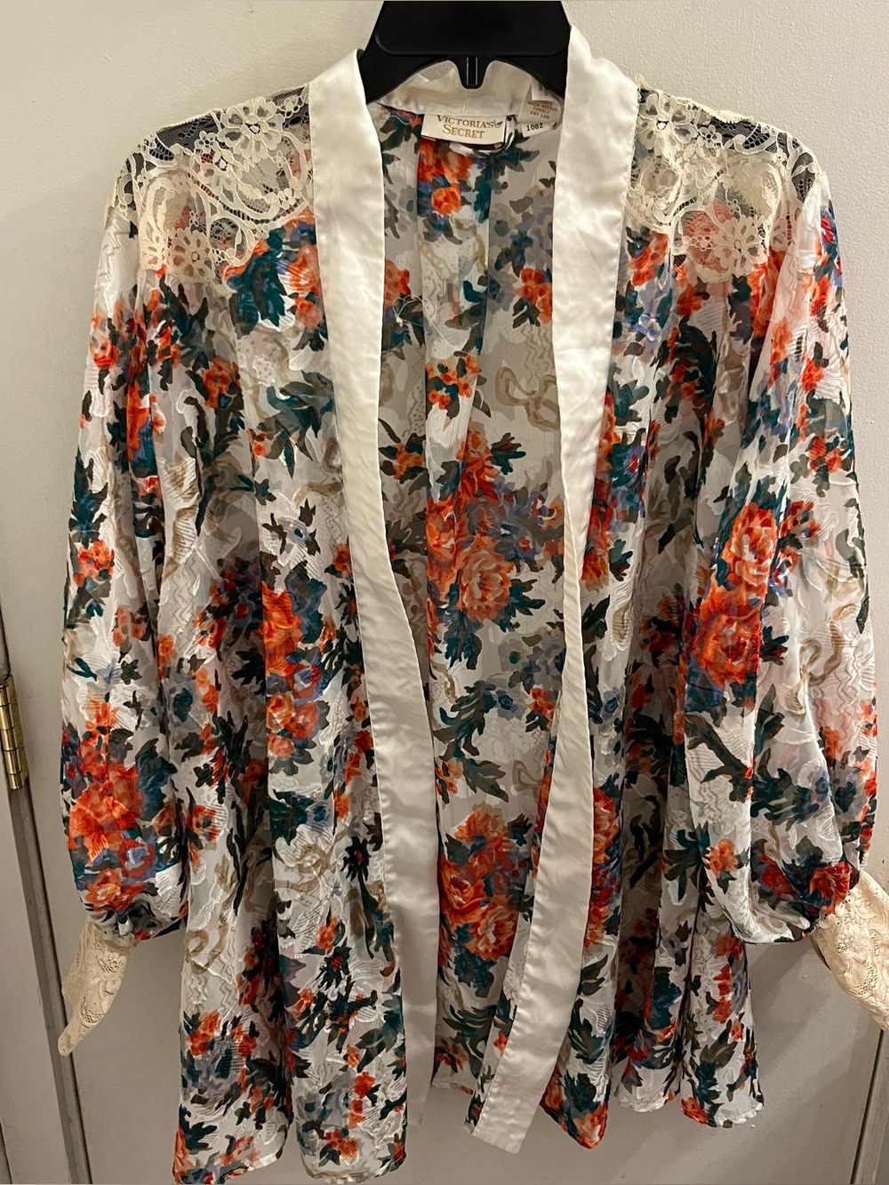 Vintage Gold Label Victoria’s Secret Kimono Size M/L